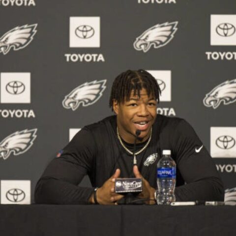 Smith Inks Rookie Pact