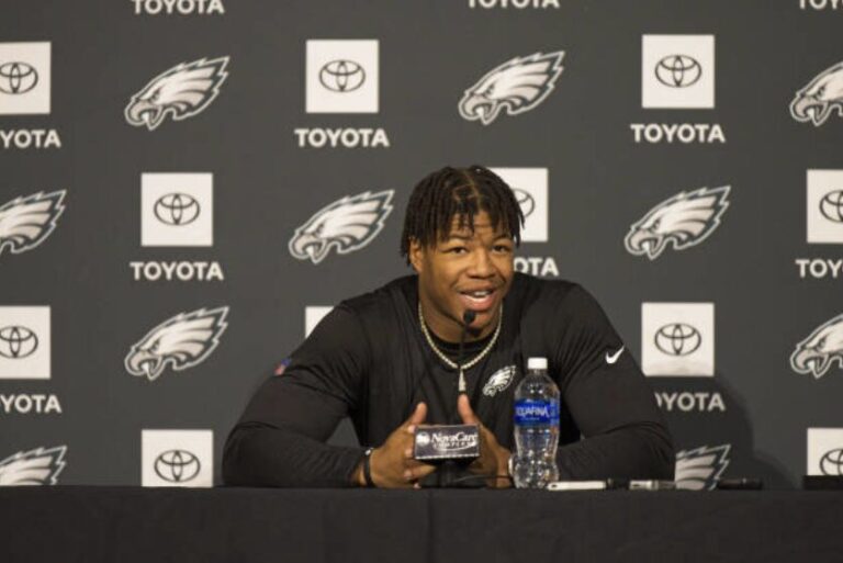 Smith Inks Rookie Pact Inside The Birds