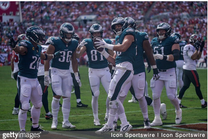 Eagles Week 4 Bucs Goedert touchdown getty
